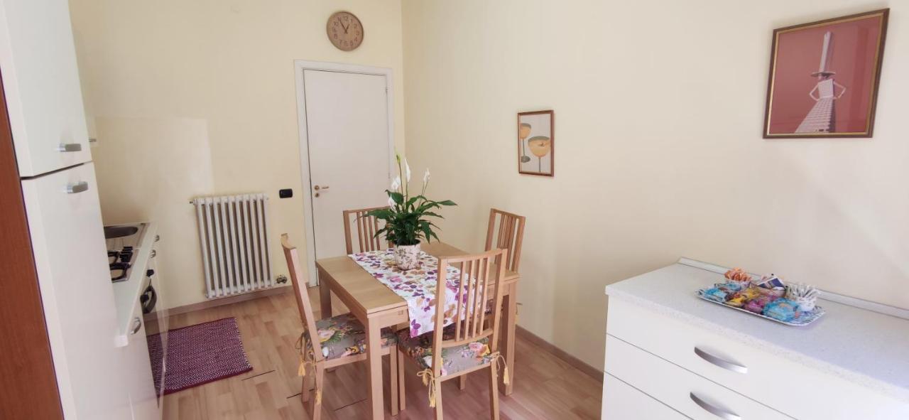 Family And Friends House Apartment เลชเช ภายนอก รูปภาพ
