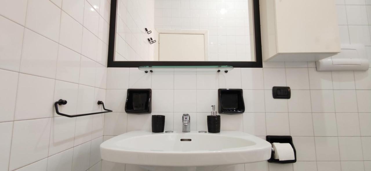 Family And Friends House Apartment เลชเช ภายนอก รูปภาพ